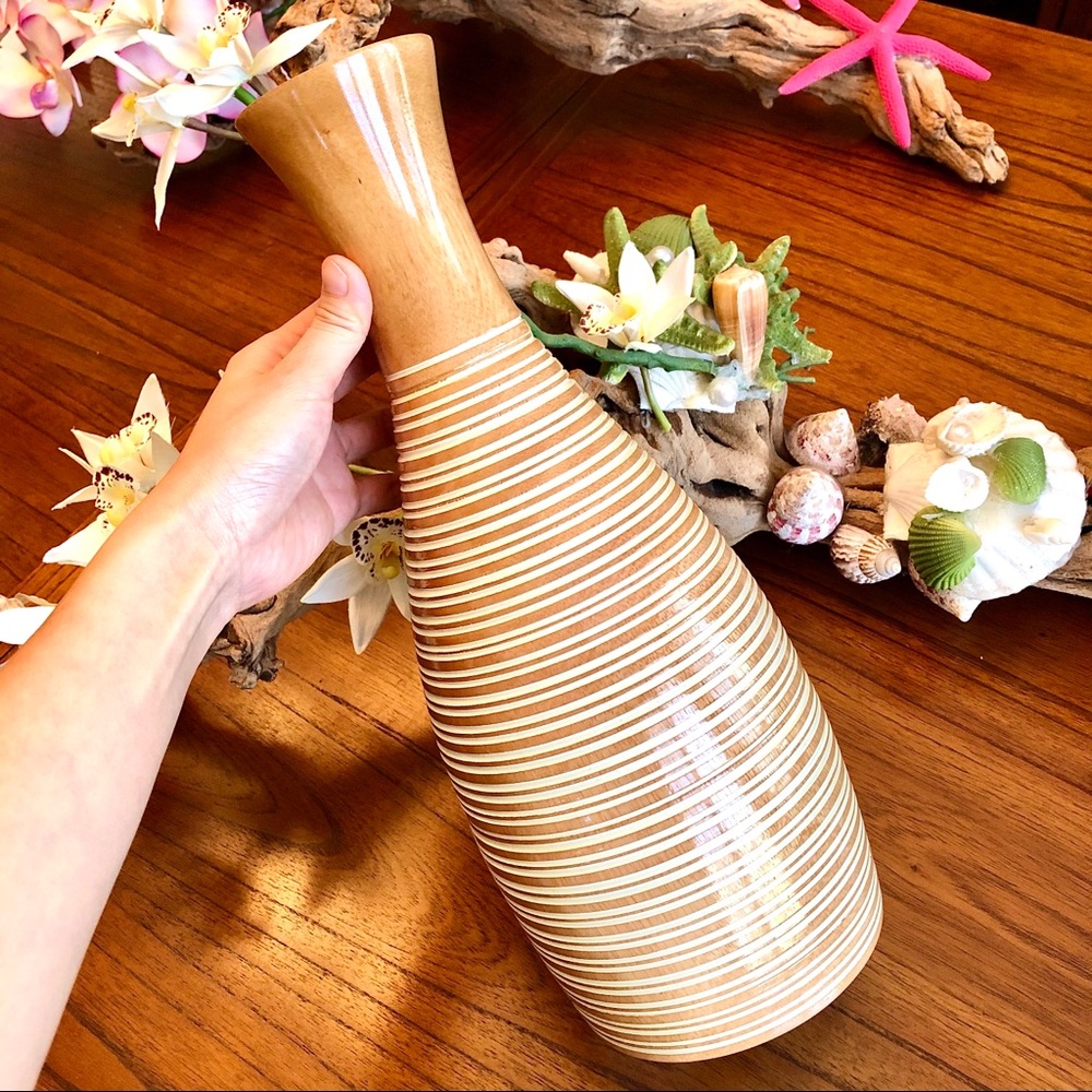 HP💘Hand Crafted Striped Wooden Bottleneck Vase